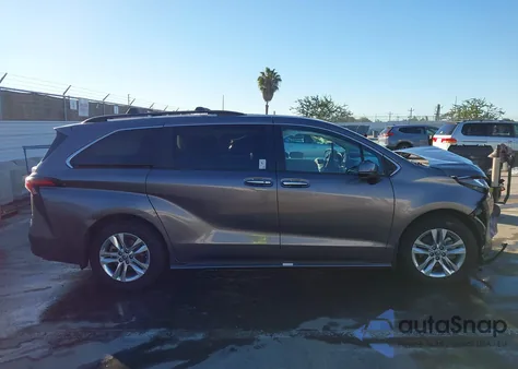 2022 Toyota Sienna Xle из США, поврежденный, VIN 5TDJRKECXNS097379